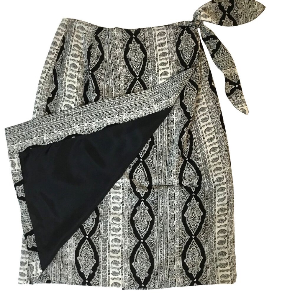 Talbots Petite Silk Wrap Skirt Size 8P Black White Midi Paisley Boho Lined Tie - Picture 3 of 7